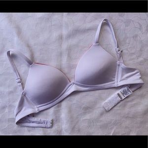 Wireless White Bra With Fuchsia Accent